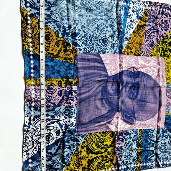 Inoui Toosh Luxe 100% Silk Scarf 70*70 Cm NWT - Picture 2 of 4